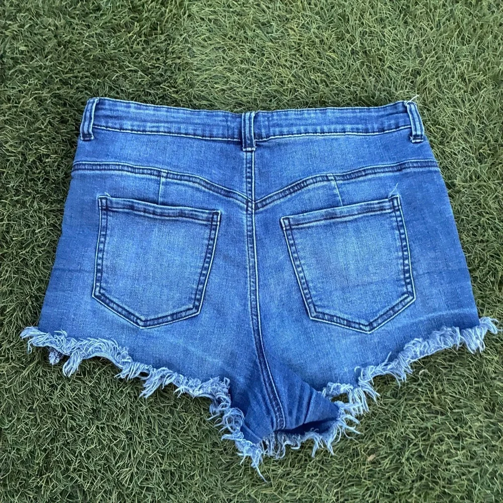 Ariya Jeans Womens 31x3 Button Fly Frayed Denim Shorts Size 13/31 Y2K 90s Blue